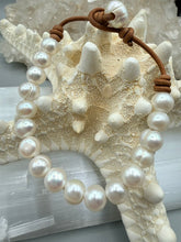 Load image into Gallery viewer, Freshwater Pearls and Leather Bracelet
