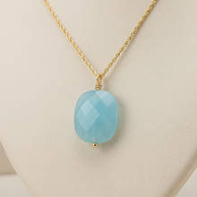 Load image into Gallery viewer, Single stone pendant necklace - N419: Labradorite
