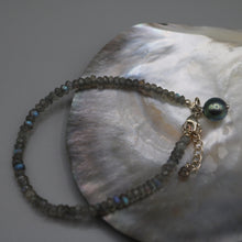 Load image into Gallery viewer, Labradorite Faceted Bead Bracelet
